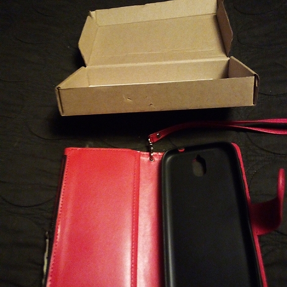 Embossed cell phone case - Picture 5 of 5